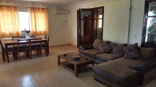 Le Petit Chalet Hotel