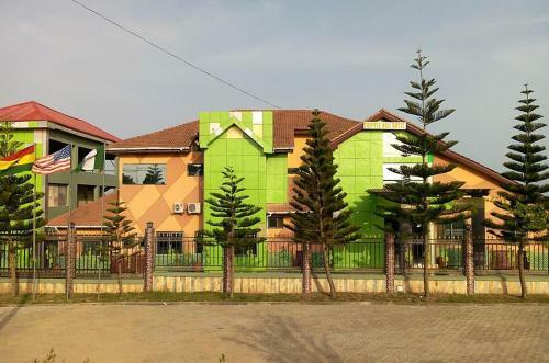 Triple Hill Hotel