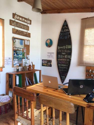 Hostal El Arbol Beach