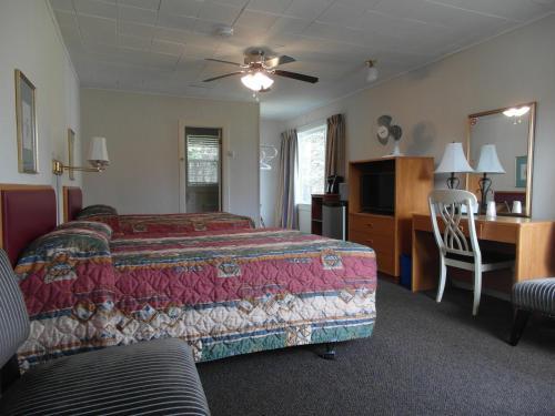The Lionstone Inn Motel And Cottages