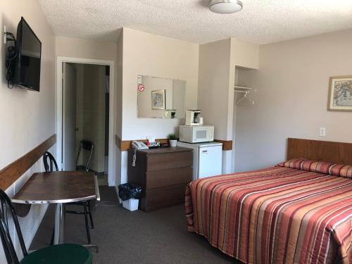 Yellow Quill Motel