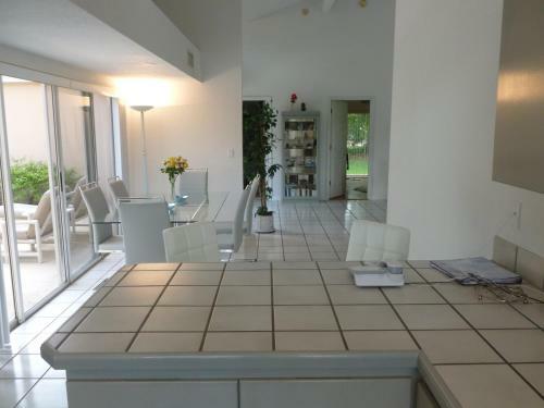 Villa Stever Llc