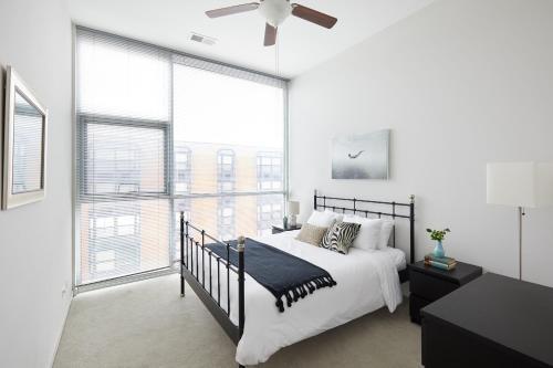 Three-bedroom Apartments Lincoln Park