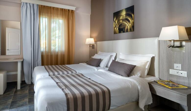 Hotel Acharavi Beach