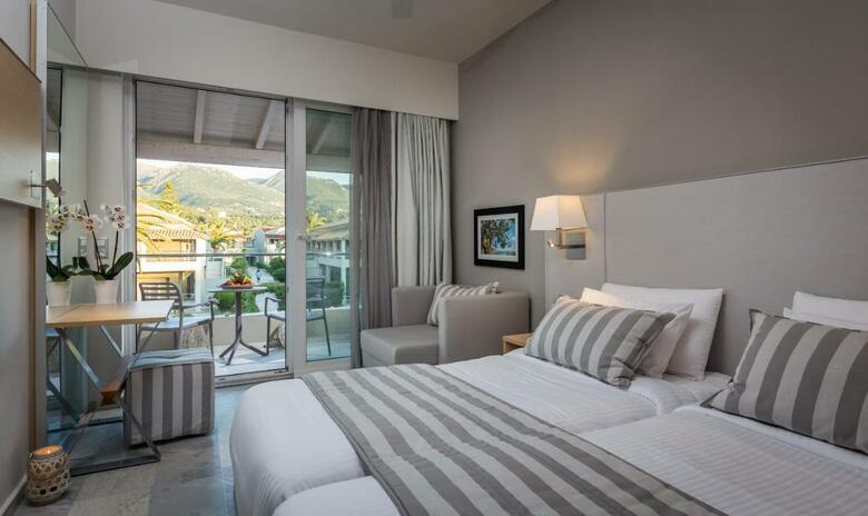 Hotel Acharavi Beach