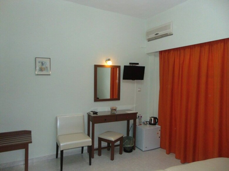 Hotel Avra