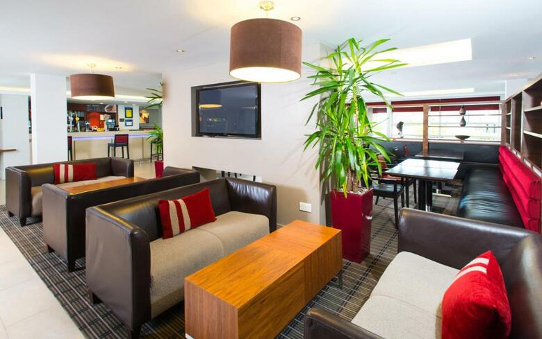 Hotel Holiday Inn Express Milton Keynes