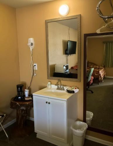 Town Motel