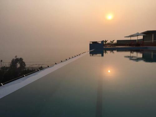 Neeshorgo Hotel & Resort