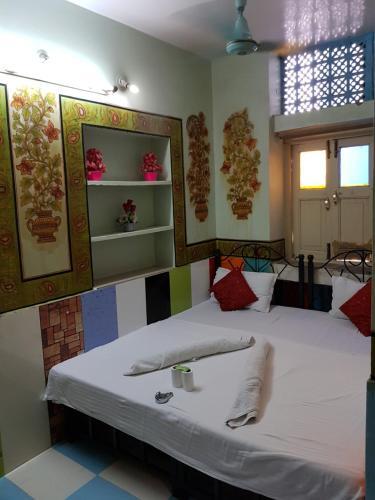 Bed & Breakfast Dylan Cafe And Guest House