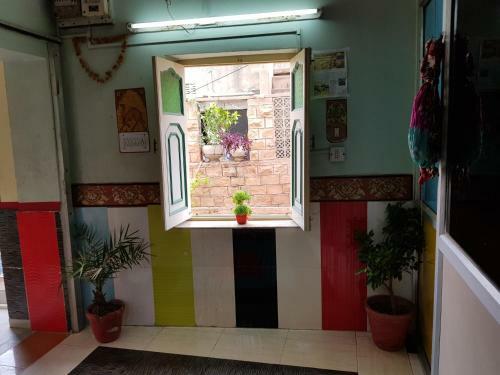 Bed & Breakfast Dylan Cafe And Guest House