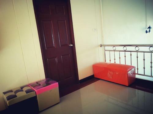 Aumnuaychai Apartment