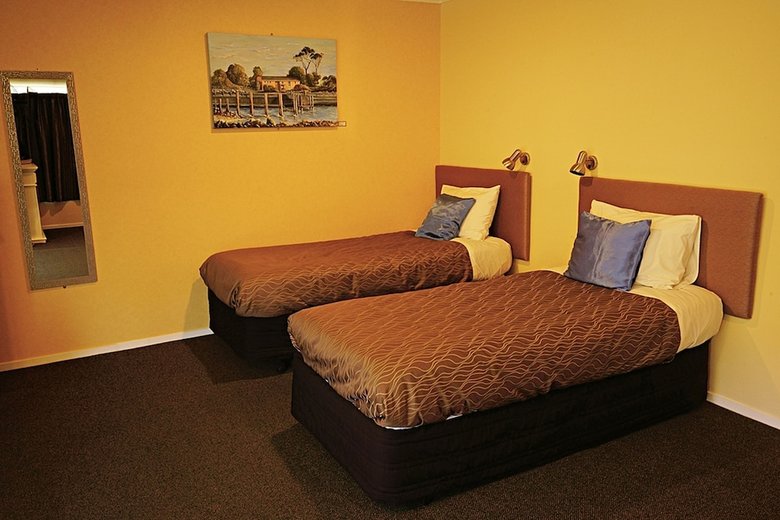 Motel Bay Cottages