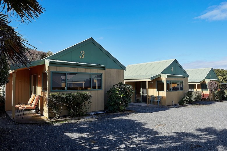 Motel Bay Cottages