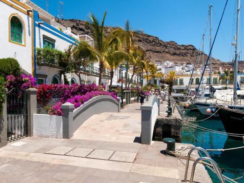 Beachfront Apartment Mog�n Mb