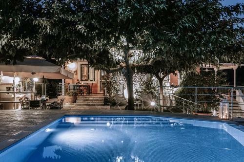 Villa Rosebud