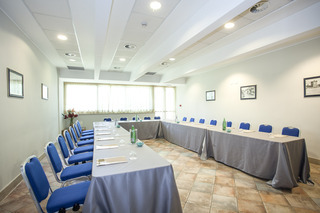 Hotel Golden Tulip Rome Airport