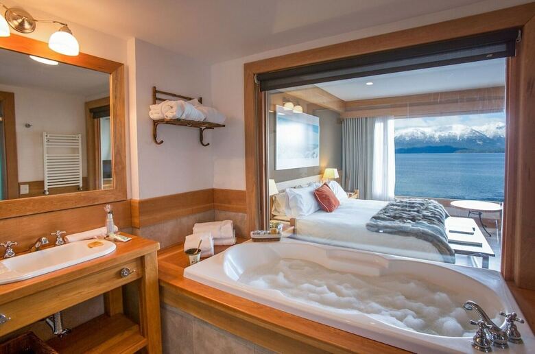 Correntoso Lake & River Hotel