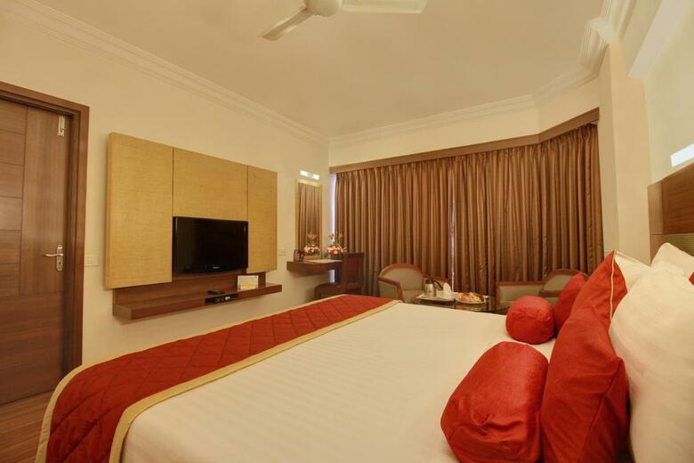 Hotel Monarch Brigade
