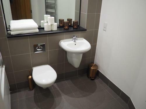 Halo Serviced Apartments - The Gateway