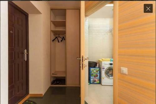 Elite New Center Apartment At The Lake