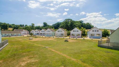 Seaview Holidays - Salterns Village