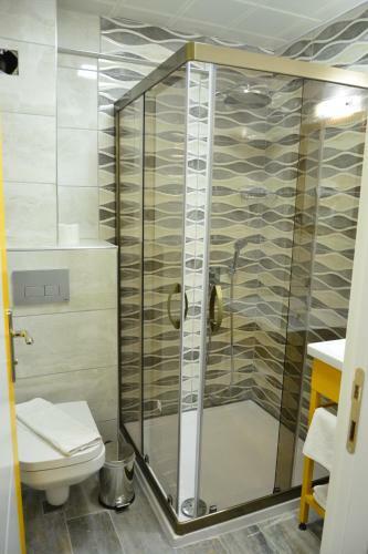Yade Hotel