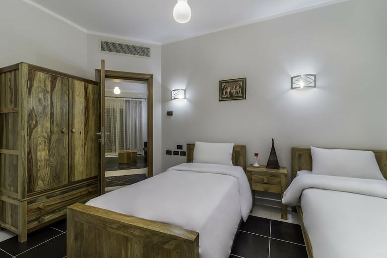 Hotel Royal Beach Resort