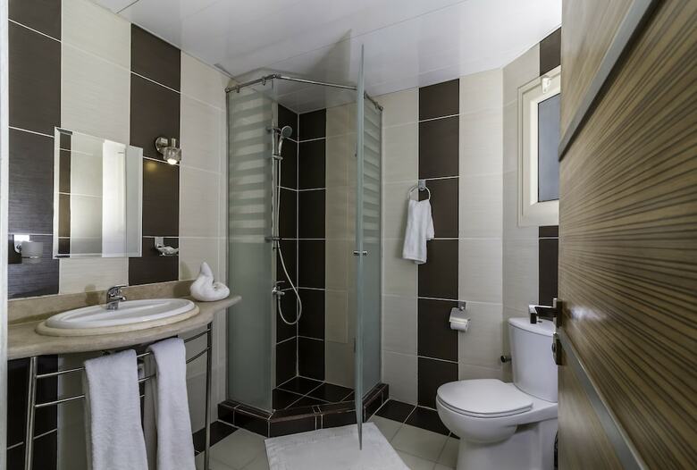 Hotel Royal Beach Resort