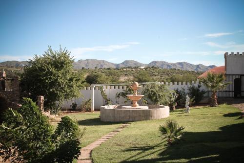 Sweet Thorn Retreat Airport Lodge