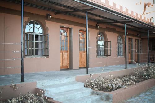 Sweet Thorn Retreat Airport Lodge