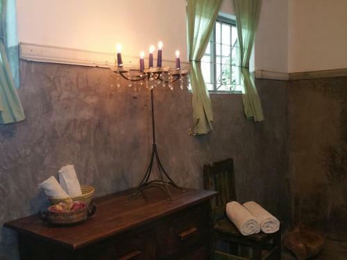 Bed & Breakfast Blues & Chutney Country