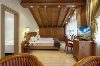 Schoenegg Swiss Q Chalet Hotel