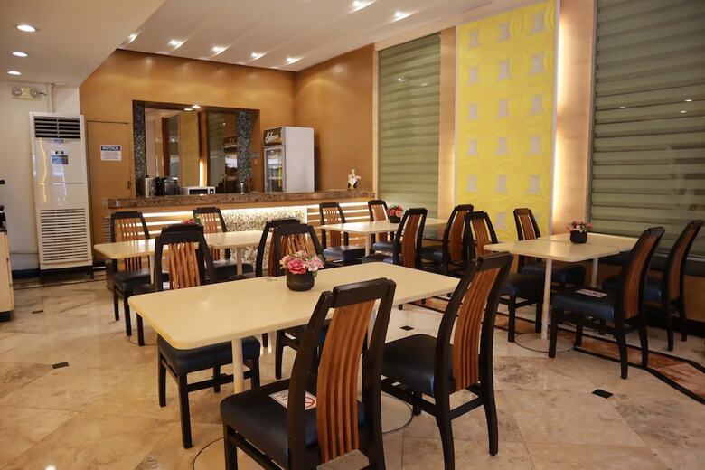 Hotel Palm Plaza