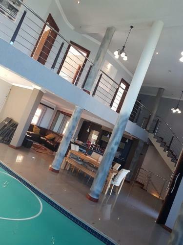 Mangie Villa
