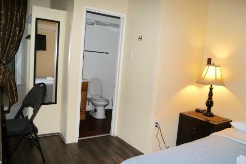 Hostal Mina's Guest House