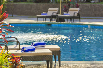 Quest Hotel & Conference Center Clark