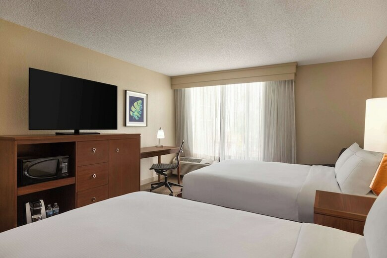 Hotel Crowne Plaza Fort Myers Bell Tower