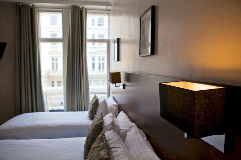 Airways Hotel Victoria London