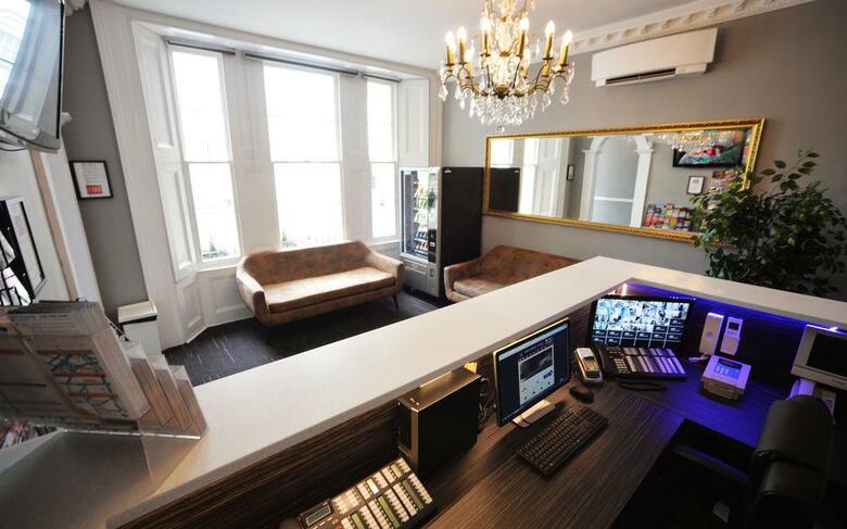 Airways Hotel Victoria London
