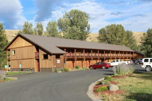 Methow River Lodge