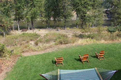 Methow River Lodge