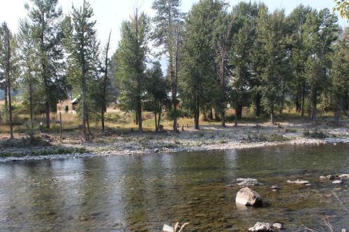 Methow River Lodge