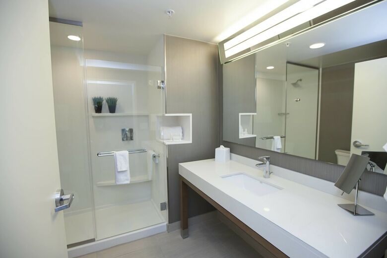 Hotel Courtyard By Marriott Houston Springwoods Village