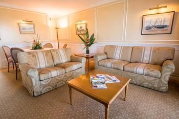 Hotel H�tel Colbert Spa & Casino