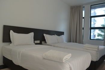 Apple 1 Hotel Queensbay