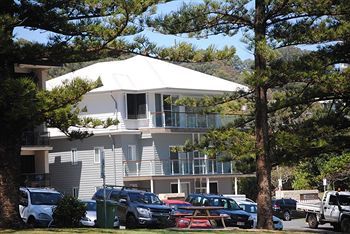 Bujerum Apartments On Burleigh