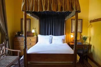 Dutch Manor Antique Hotel