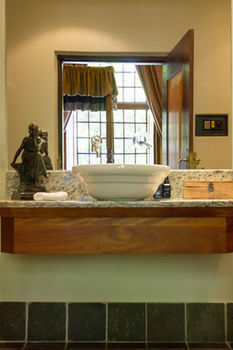 Dutch Manor Antique Hotel