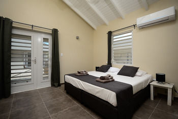 All Seasons Apartments